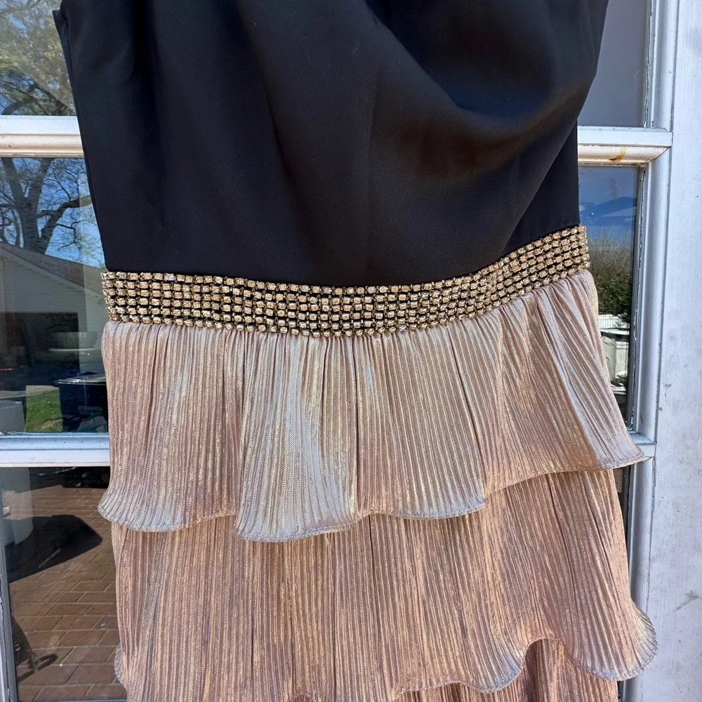 Ieena for Mac Duggal size 6. Worn once. - Picture 9 of 12
